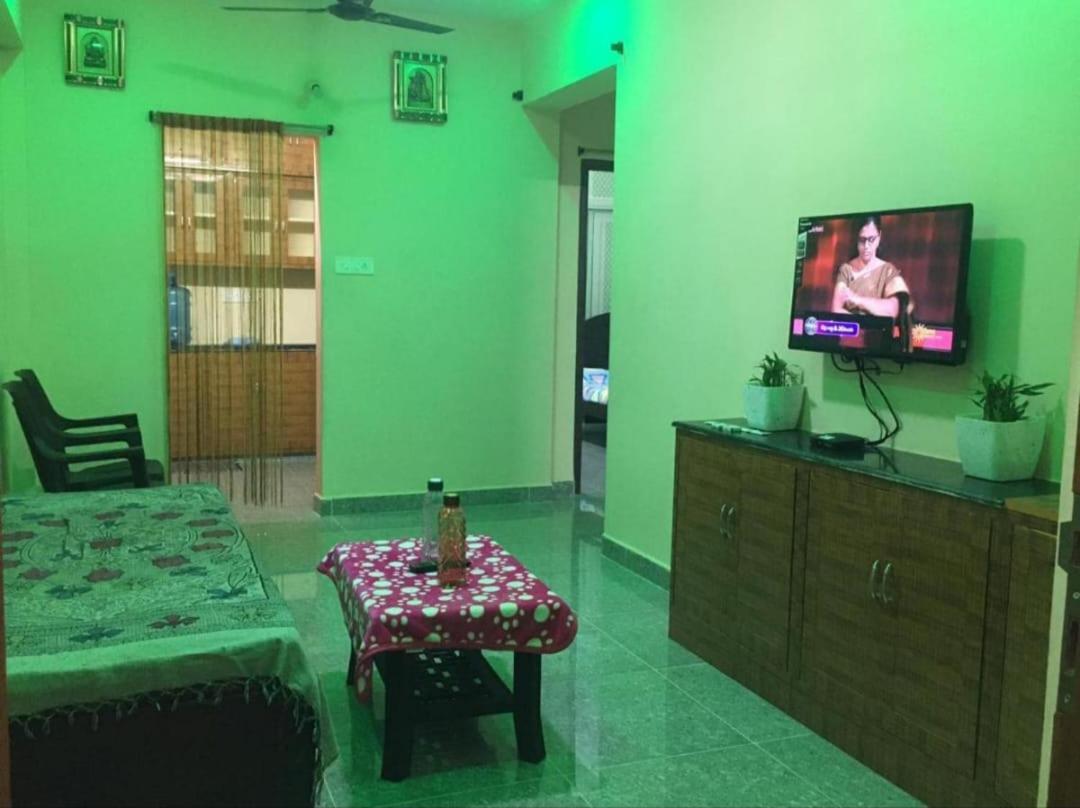 Anandi Homestays ตีรูปาติ ภายนอก รูปภาพ